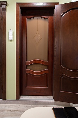 Амелия, 800х2100, остекленное, натуральный шпон (тон 10)